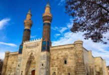 Erzurumun Varoşları Halkı ve Kültürel Hayatı